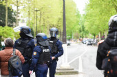 Drama u Parizu! Muškarac upao u konzulat Irana, pretio da će se razneti, držao i taoce, pa se predao! (VIDEO)