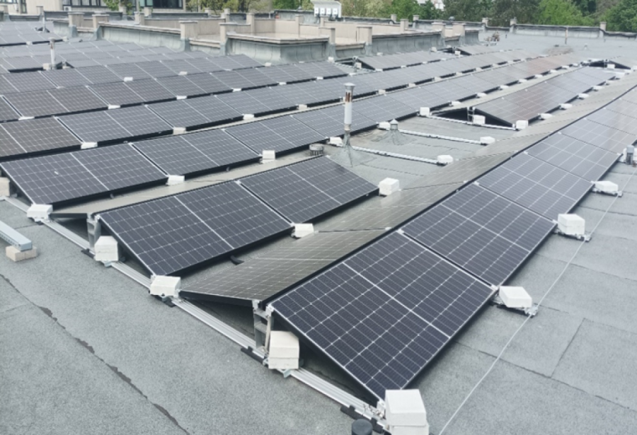 Uštedeće oko 70 odsto struje: U dve beogradske škole u probni rad puštene male solarne fotonaponske elektrane