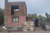Ovo je kuća strave gde je Jožef ubio Aranku, pa sebe preklao! Brutalan zločin u Novom Sadu (FOTO/VIDEO)