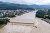 Poplave koje se dešavaju jednom u veku pogodile Kinu! Sve je pod vodom, kiša padala 12 sati bez prestanka (VIDEO)
