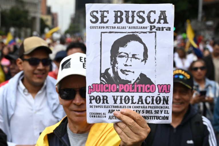 U Kolumbiji protesti protiv predsednika Gustava Petra: Hiljade ljudi na ulicama (FOTO)