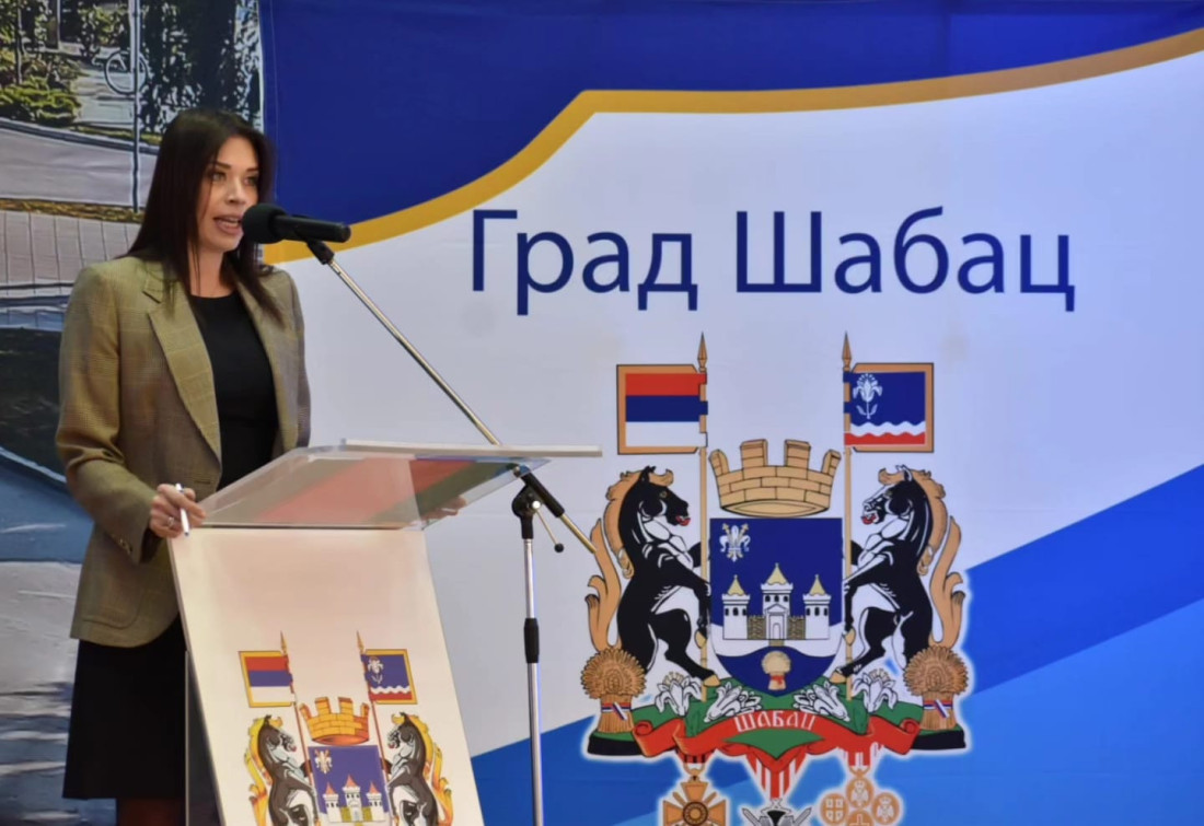 Veliko priznanje: Ministarki Vujović ključ grada i Povelja počasnog građanina Šapca