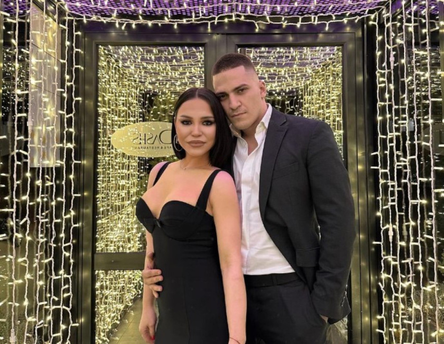 Aleksandra Mladenović zaprošena na nastupu! Dečko joj prišao s leđa i izvadio prsten