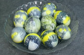 Ruska tehnika farbanja jaja stvara umetnost: Potpuno je prirodna, a potrebni su vam hibiskus i kurkuma (VIDEO)