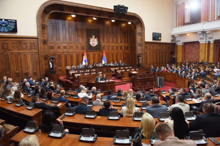 Skupština Srbije bira novu Vlade, premijer i ministri danas polažu zakletvu (VIDEO)