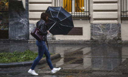 Najnovije upozorenje RHMZ-a! U naredna tri sata kiša će pogoditi ove delove Srbije, evo kakvo nas vreme očekuje do Uskrsa