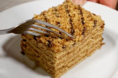 Recept dana: Torta marlenka, poreklom iz Jermenije, toliko medena da je obožavaju na svim meridijanima