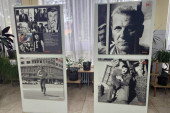 Izložba posvećena Bati Živojinoviću otvorena u Bajinoj Bašti: 90 slika povodom 90 godina od rođenja legendarnog glumca (FOTO)