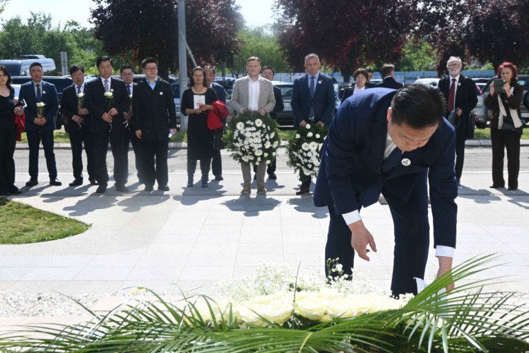 Srbija ne zaboravlja kineske prijatelje! Nastradale u NATO bombardovanju kineske ambasade srpski narod doživeo kao svoje! (FOTO)