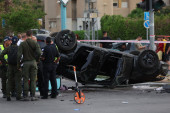 Izraelski ministar izazvao stravičan udes! Povređena njegova ćerka, automobil završio na krovu, očevidac kaže: Prošao je kroz crveno (VIDEO)