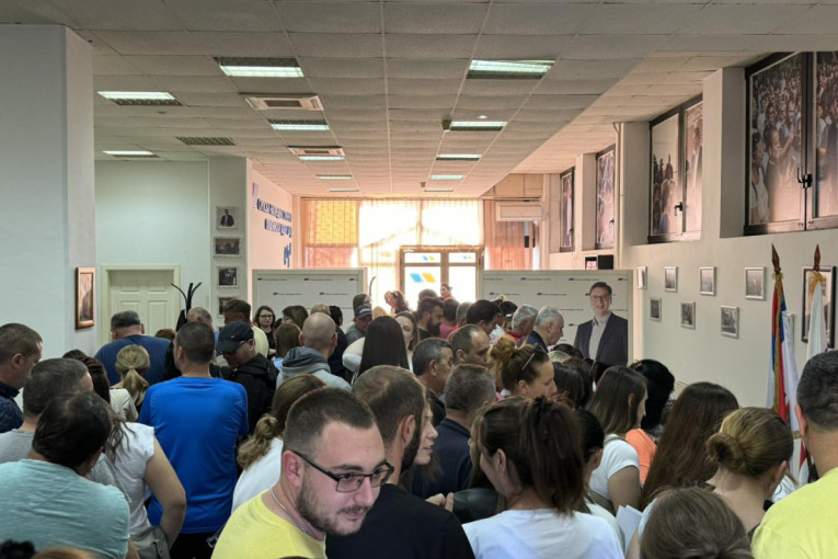 Neverovatan broj ljudi iz opština u Vojvodini podržalo listu SNS za predstojeće lokalne izbore (FOTO)