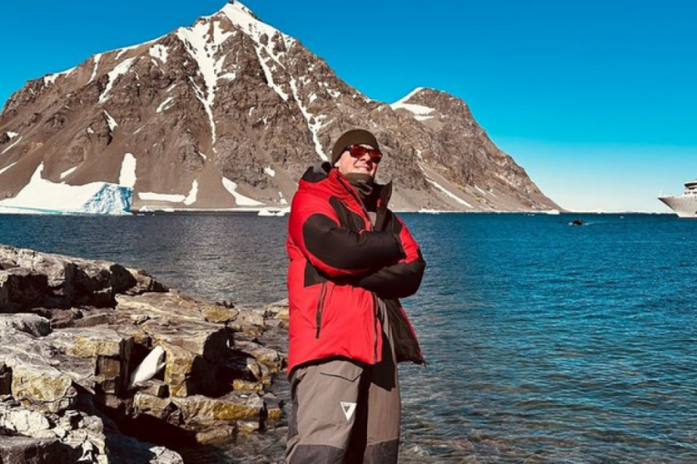 Video sam talase od 7 metara i santu leda veličine Njujorka: Srbin je na luksuznom kruzeru  obišao čudesni Antarktik!