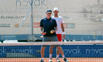 Novo-staro lice u Novakovom timu? Najbolji se ne oglašava, ali fotke sve govore! (FOTO)