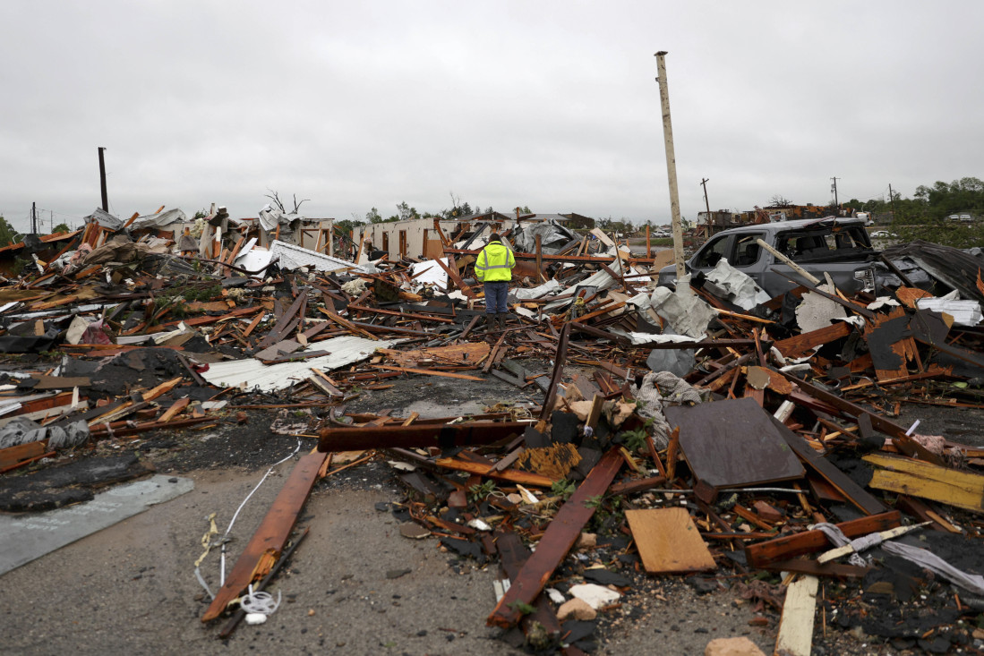 Tornado u Oklahomi: Dvoje ljudi poginulo, četvoro povređeno! (FOTO)