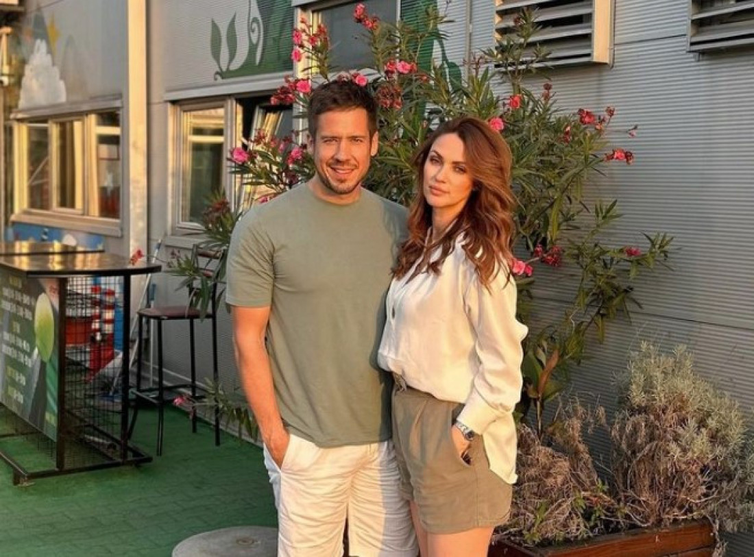 Rokvić pokazao svoju jutarnju rutinu: Pevač vredno radi, a ovim detaljem posebno oduševio! (FOTO)