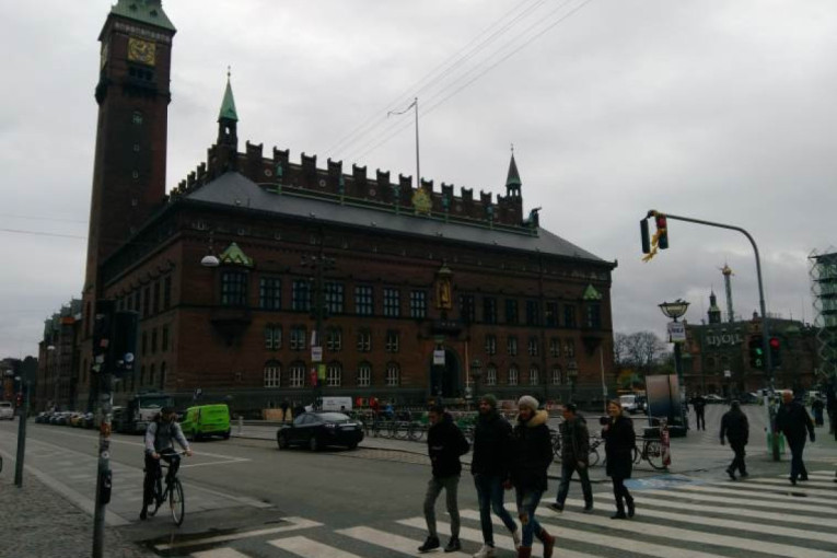 Panika na aerodromu: Dronovi zatvorili nebo iznad Kopenhagena