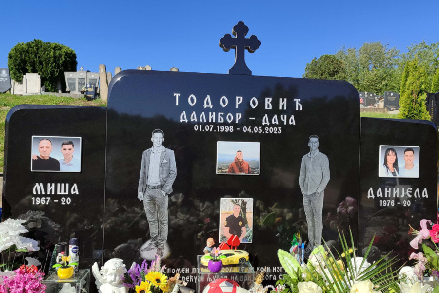 "Bez tebe moje srce vene, probudi se na čas da ti čujem glas": Bolne reči majke i sestre Dalibora ubijenog u Duboni