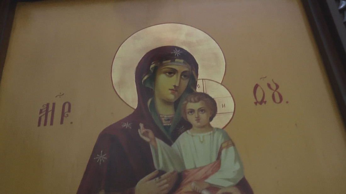 Božije čudo u Srbiji: Tri ikone mirotočile uoči Vaskrsa! (FOTO)