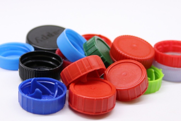 Plastične flaše se menjaju: Posle čepa koji se ne skida, stiže nova promena