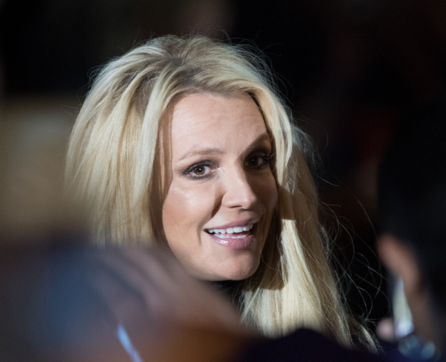 Zvezda serije "Stranger things" prvi put objavila fotografiju usvojene ćerke: Nastao opšti haos! (FOTO)