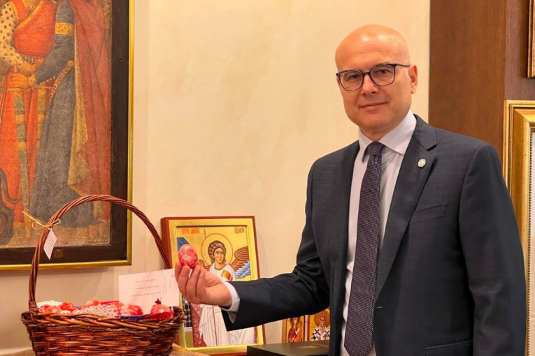 Premijer Vučević čestitao Vaskrs: Sačuvajmo mir, zajedno koračajmo putem ljubavi i sloge
