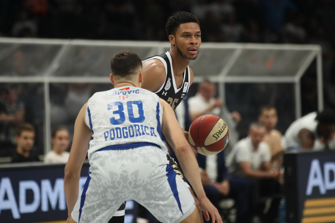 Partizan napravio prvi korak ka finalu! Crno-beli se kockali u finišu, ali odbranili pobedu u Areni! (VIDEO)