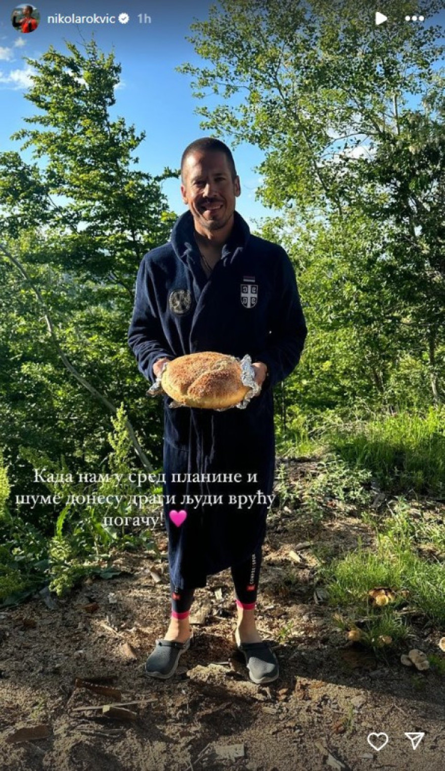 Nikola Rokvić na putu do Grčke završio usred šume u bademantilu: Dobio neočekivan poklon, otkrio i koliko novca je skupljeno