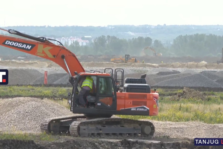 Položen kamen temeljac za Nacionalni stadion, Vučić potvrdio: Srbija organizuje finale Lige Evrope, bićemo i kandidati za Igre! (FOTO)