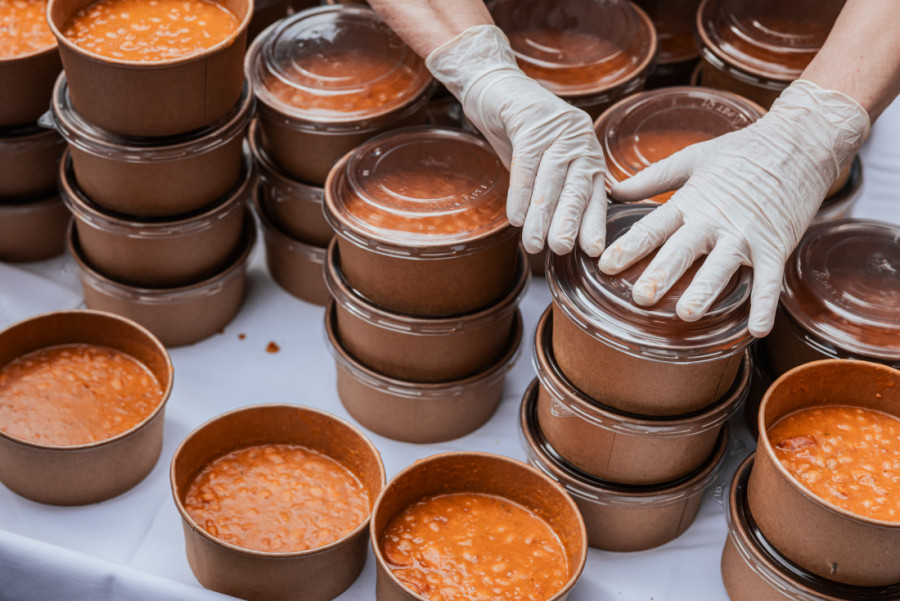 U zemljama regiona 1. maj obeležen šetnjama, besplatnim pasuljem i štruklama