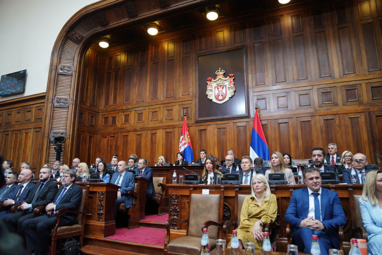 Nastavljena sednica Skupštine, čeka se glasanje o novoj Vladi Srbije (VIDEO)