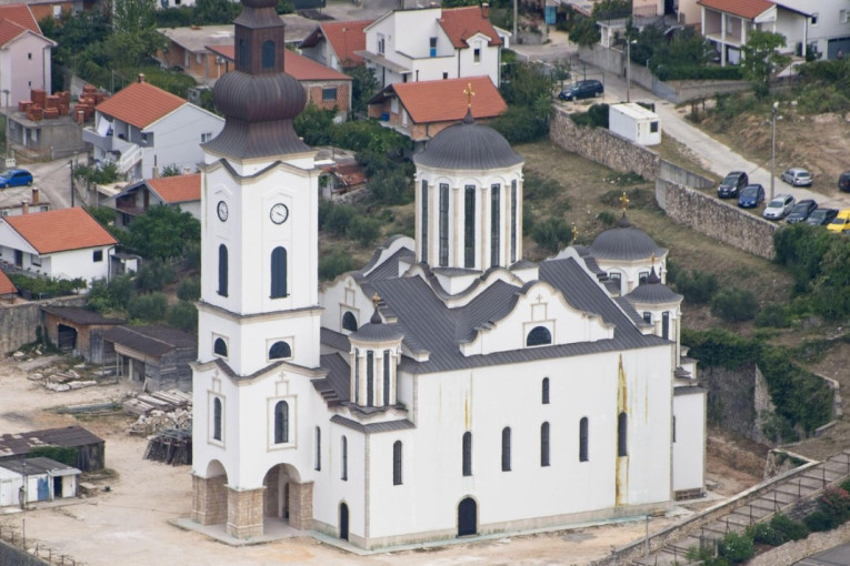 Prvi put od rušenja 1992. godine: U hramu Svete Trojice u Mostaru prva vaskršnja liturgija