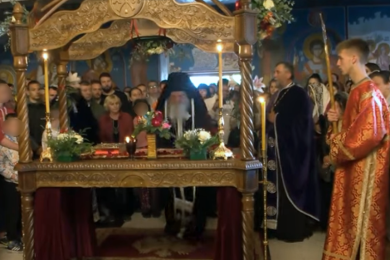 U hramu Svetog Dimitrija u Severnoj Mitrovici održana večernja služba