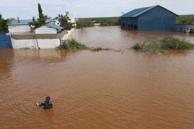 Porastao broj poginulih u poplavama u Keniji: Meteorolozi najavljuju nove padavine