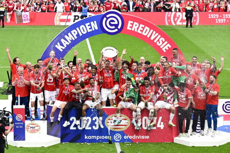 Holandija ima novog prvaka! Ajaks je imao košmarnu sezonu, PSV je ponovo na tronu (FOTO)