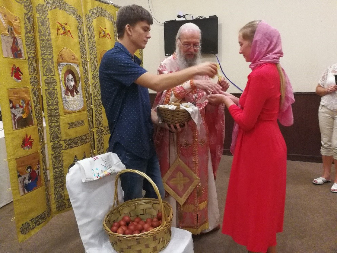 Na obali Indijskog okeana se slavi Vaskrs! Sergios Janošević godinama služi liturgiju na Sejšelima, deo kuće pretvorio u crkvu
