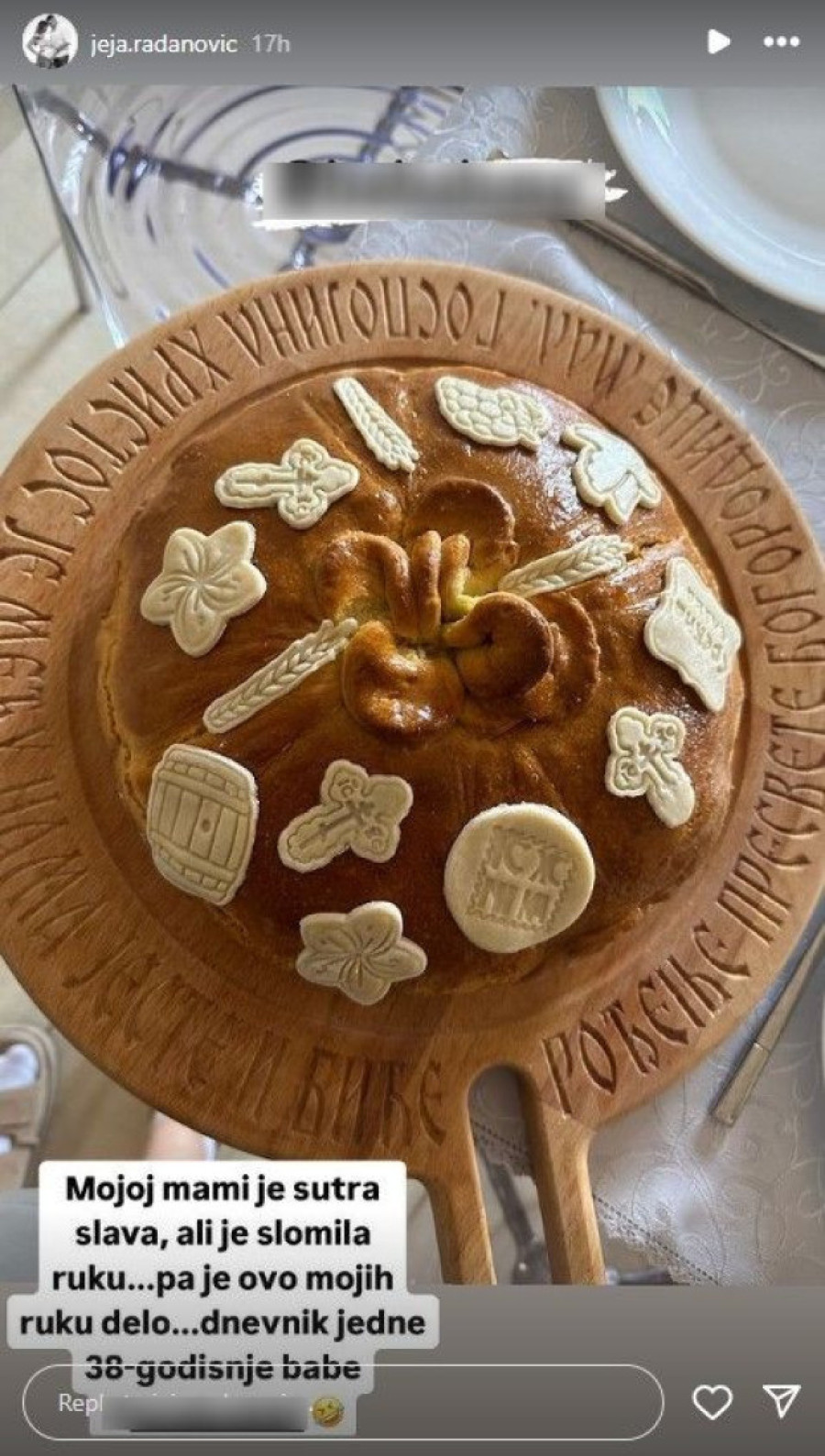 Tašta Slobe Radanovića polomila ruku! Jelena je odmah odmenila u kuhinji, na važan dan: Pohvalila se slavskom pogačom! (FOTO)