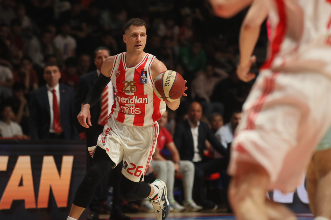 Ne skida osmeh sa lica: Nedović govorio o sledećoj sezoni, a zatim otkrio s kojom će pesmom proslaviti titulu Zvezde!