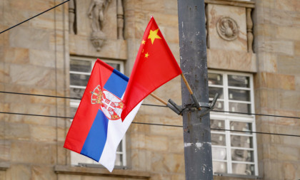 U čast velikog prijateljstva: Vijore se zastave Kine i Srbije na beogradskim ulicama! (FOTO)