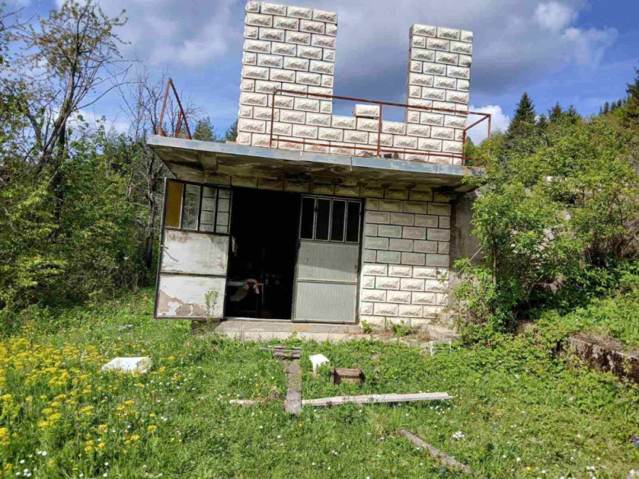 Drama kod Pljevalja: Zapaljene i obijene kuće, među meštanima strah, sumnjaju na migrante (FOTO)