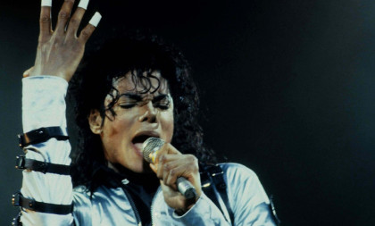 Neverovatna sličnost glavnog glumca sa kraljem popa: Objavljene prve fotografije iz filma o Majklu Džeksonu (FOTO)