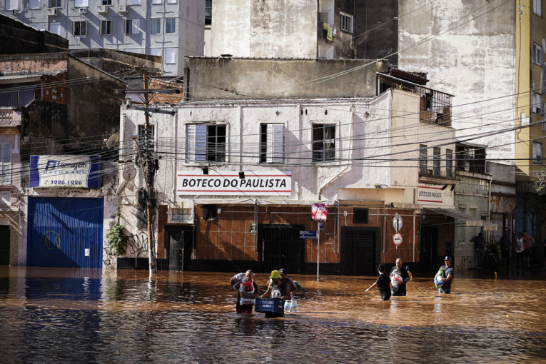 Apokalipsa u Brazilu, El Ninjo se ne smiruje : U poplavama nastradalo najmanje 113 osoba, skoro 200 nestalo! (FOTO)