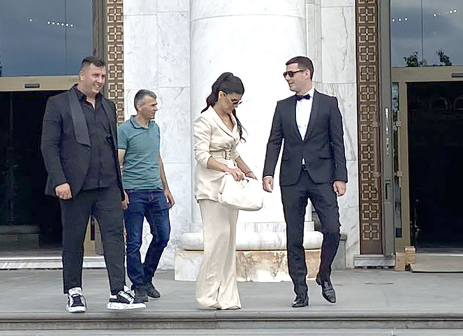 Ko je Sofrina kuma: Rada Sarić je učestvovala u "Zvezdama Granda", udata je za sina pokojnog pevača (VIDEO)