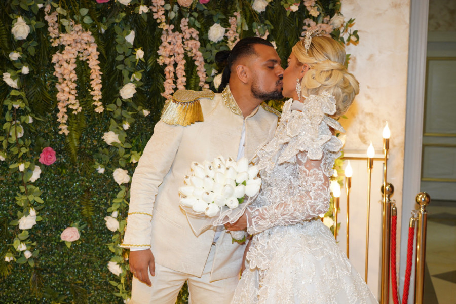 Ne odustaje ni iza rešetaka: Bivši muž treći put zaprosio starletu Tamaru Đurić! (FOTO)