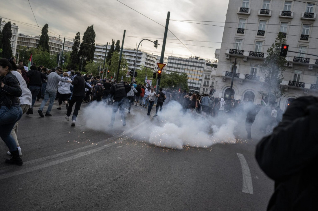 U Atini sukob propalestinskih demonstranata i policije: Korišćeni pendreci, suzavac i šok bombe