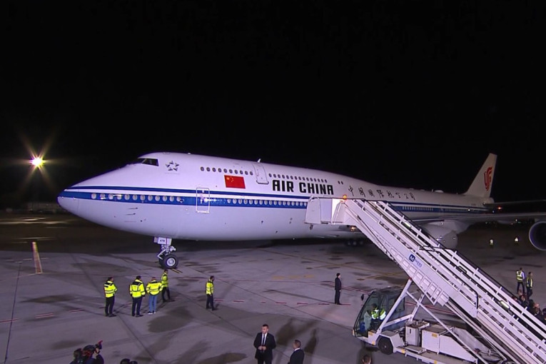 Predsednik Kine Si Đinping stigao u Srbiju: Dočekali ga Migovi 29 i dopratili na aerodrom!