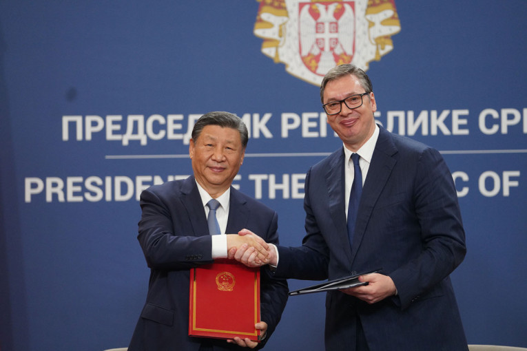 Glavna vest u Kini! Susret predsednika Vučića i Sija na svim naslovnim stranama (FOTO)