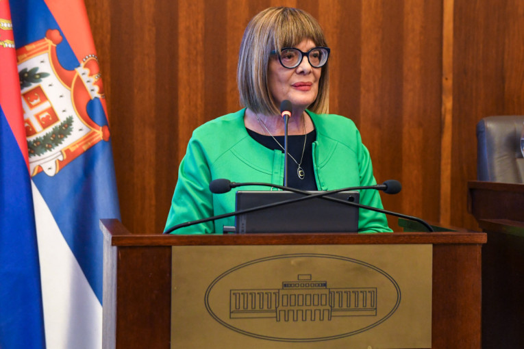 Maja Gojković postala prva predsednica Vlade Vojvodine: Opozicija bojkotovala sednicu