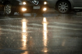 AMSS: Na istoku Srbije veća količina vode na kolovozu zbog kiše! Pazite i na odrone