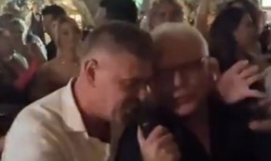 Savo Milošević zapevao na Sofrinoj svadbi, svi iznenađeni kakav glas ima! Ovaj hit je pokidao (VIDEO)