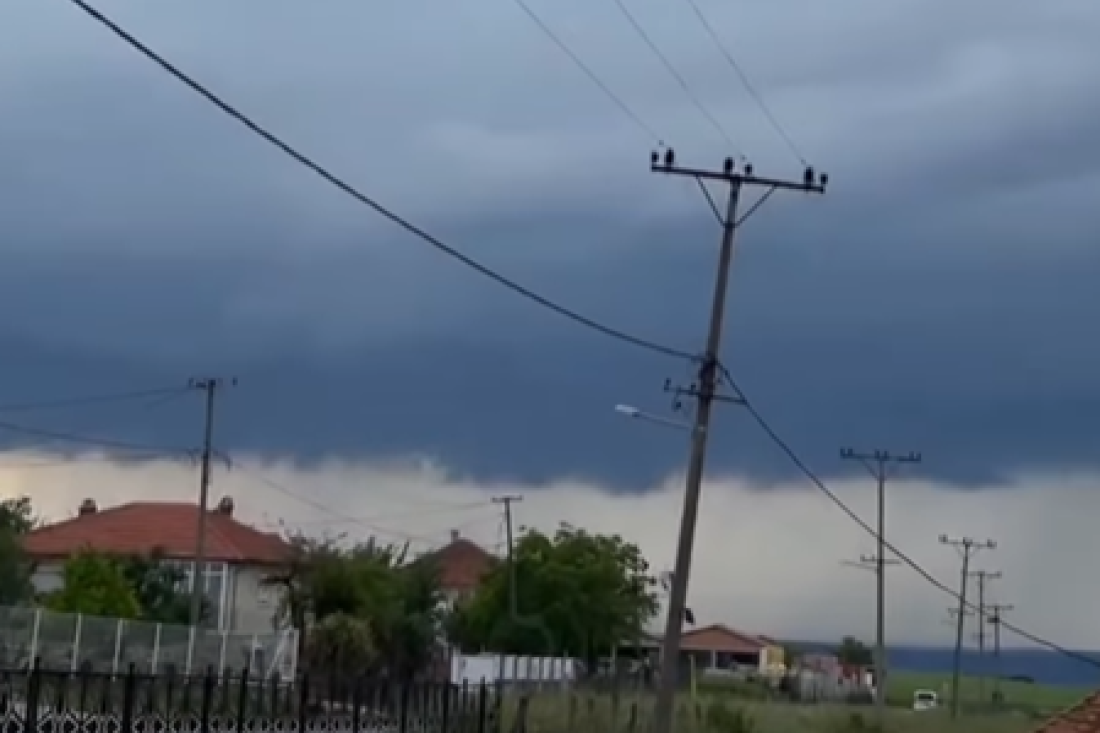 Superćelija se nadvila nad tri grada, tuče grad i kiša lije! RHMZ dao upozorenje da nevreme dolazi i u ove delove Srbije